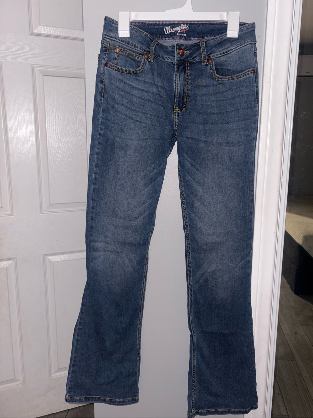 Wrangler Women's Bootcut Jeans in Medium Blue Wash
